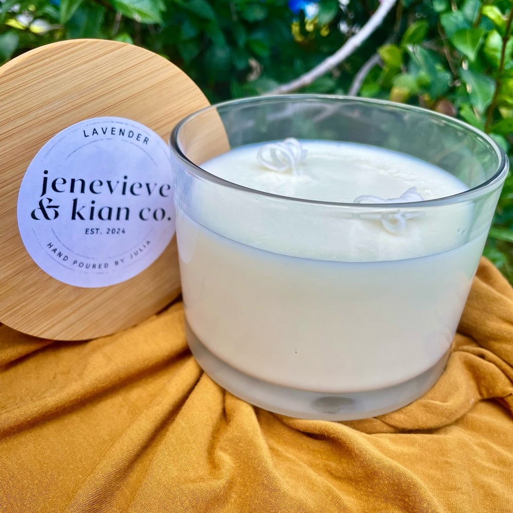 Lavender strong scented candle